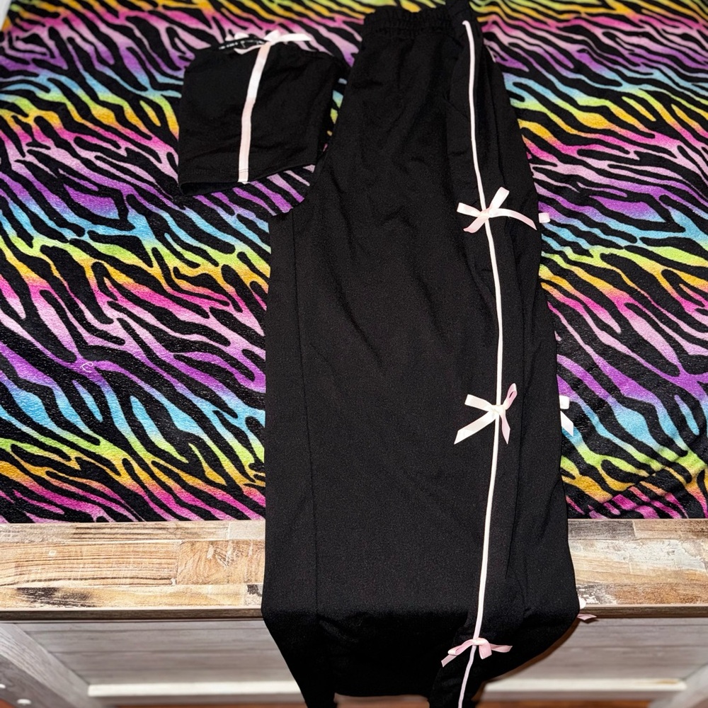 Black Set with Pink Bows